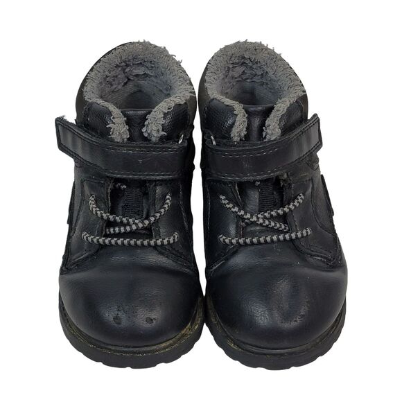 OshKosh Black Tallow Boots Boys Sz 7 Gray Faux Leather Fur Lined Lug Sole Shoes - Picture 2 of 7